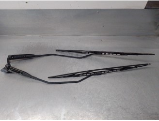 Recambio de brazo limpia delantero derecho para smart cabrio 0.7 turbo cat referencia OEM IAM 0640001221V0050000  