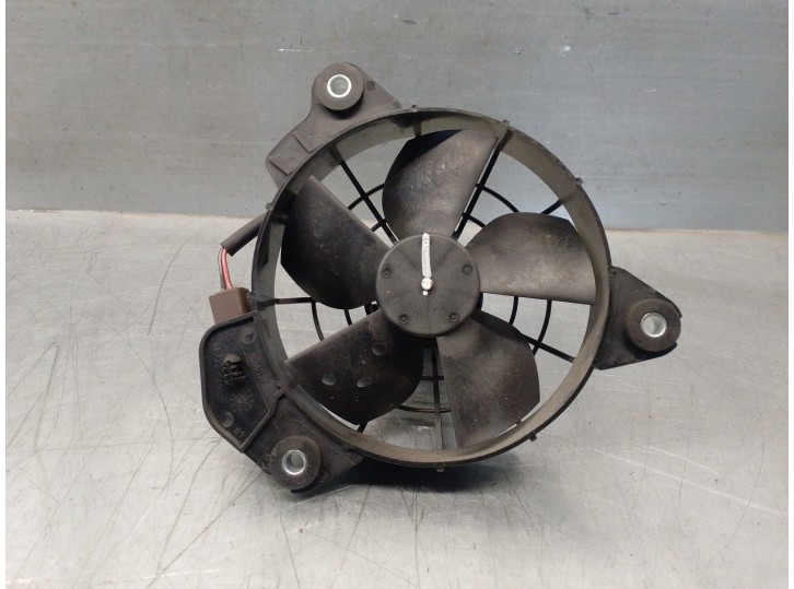 Recambio de electroventilador para smart fortwo coupe 0.9 turbo cat referencia OEM IAM 8240708 8240708 