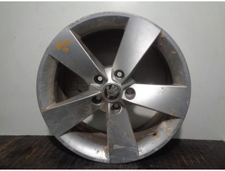 Recambio de llanta para skoda karoq (nu) 2.0 tdi referencia OEM IAM 57A601025F R177JX17H2ET45 