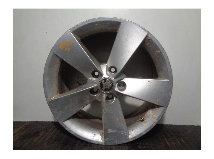 Recambio de llanta para skoda karoq (nu) 2.0 tdi referencia OEM IAM 57A601025F R177JX17H2ET45 