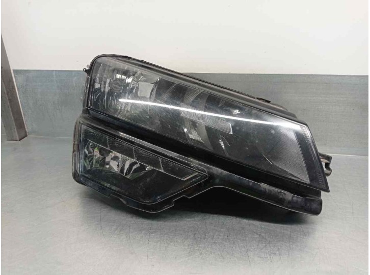 Recambio de faro derecho para skoda karoq (nu) 2.0 tdi referencia OEM IAM 57B941016A  5 PUERTAS