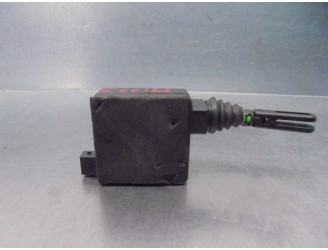 Recambio de motor cierre centralizado porton para audi a8 (d2) 4.2 v8 32v referencia OEM IAM 4A5962115 