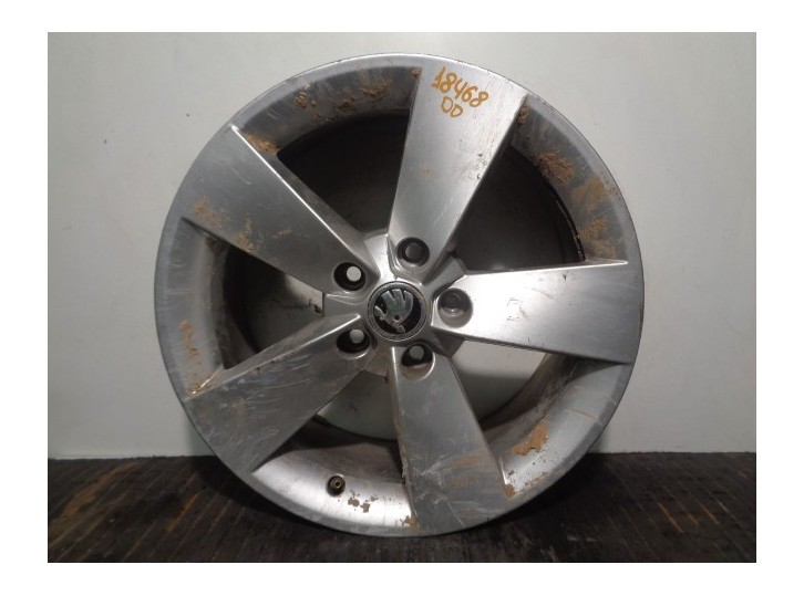 Recambio de llanta para skoda karoq (nu) 2.0 tdi referencia OEM IAM 57A601025F R177JX17H2ET45 