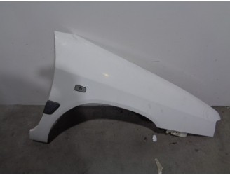 Replacement front right fender for Citroën Xantia Berlina OEM IAM reference 96071169 WHITE 