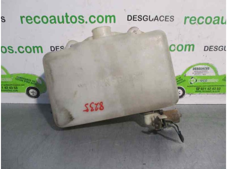 Replacement windshield washer reservoir for Suzuki Santana 1.3 47kW OEM IAM reference 