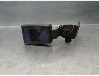 Recambio de enganche cinturon trasero central para seat leon (5f1) 1.6 tdi referencia OEM IAM 5F0857739QVZ TRAS CENT.