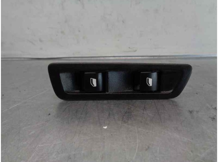 Replacement front right window regulator switch for Citroën C-Elysée 1.6 16V CAT (NFP / EC5M) OEM IAM reference 96756662ZD 9665