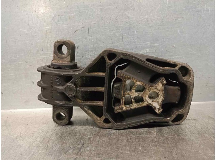 Recambio de soporte motor para mercedes-benz clase gla (w156) 2.1 cdi cat referencia OEM IAM A2462401209 