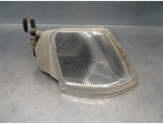 Replacement front right indicator light for Citroën Xantia Berlina OEM IAM reference 95667957 