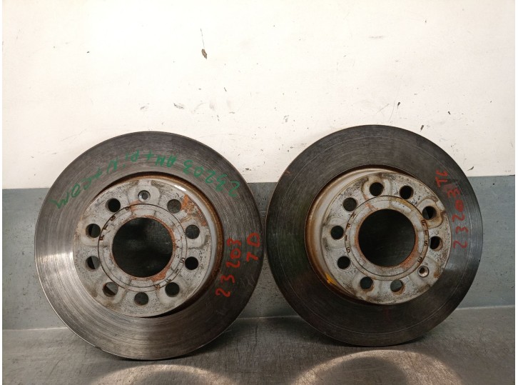 Recambio de disco freno trasero para audi a3 limousine (8vs, 8vm) 1.6 tdi referencia OEM IAM 1K0615601AA 1K0615601AA 