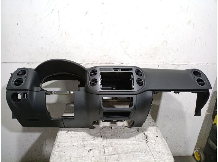 Recambio de salpicadero para volkswagen tiguan (5n_) 2.0 tdi referencia OEM IAM 5N1857001J 5N1857001J 