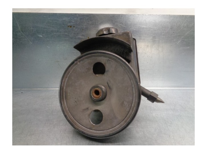 Replacement power steering pump for Volvo S70 saloon 2.5 CAT OEM IAM reference 3546907 SAGINAW 
