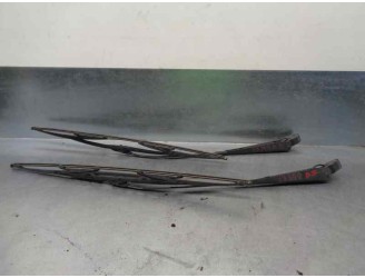 Recambio de brazo limpia delantero derecho para nissan trade 100 3.0 turbodiesel referencia OEM IAM   