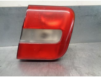 Recambio de piloto trasero derecho para volvo s70 berlina 2.5 cat referencia OEM IAM 9157008  DE PORTON