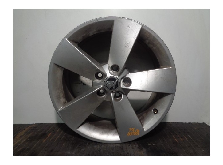 Recambio de llanta para skoda karoq (nu) 2.0 tdi referencia OEM IAM 57A601025F R177JX17H2ET45 