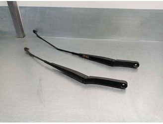 Recambio de brazo limpia delantero derecho para skoda karoq (nu) 2.0 tdi referencia OEM IAM 576955410B 576955409A 