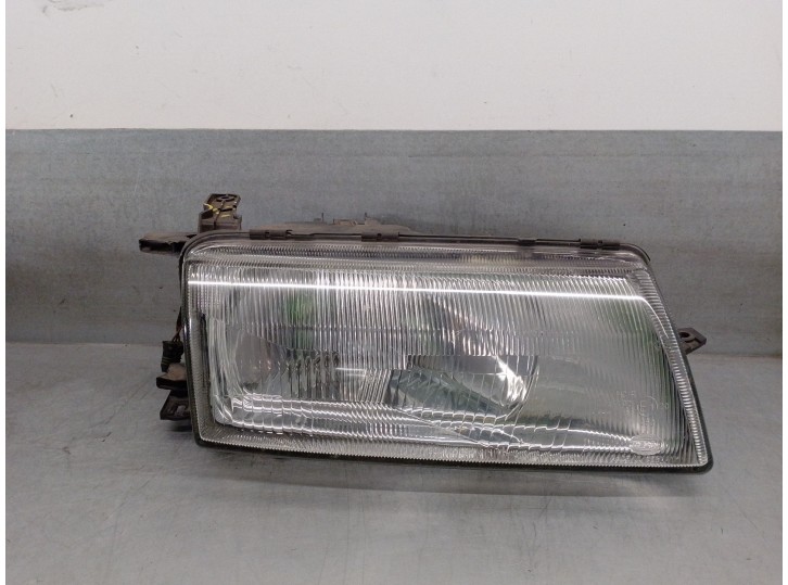 Replacement right headlight for Opel Vectra A 2.0 OEM IAM reference 0301028332 MANUAL 4 DOORS