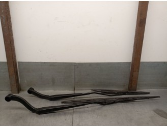 Recambio de brazo limpia delantero derecho para ford ranger (tke) 2.2 tdci referencia OEM IAM AB3917C495AE  AB3917B589AE