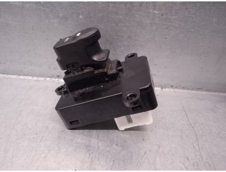 Recambio de mando elevalunas delantero derecho para hyundai i30cw 1.6 crdi cat referencia OEM IAM 935752L000  