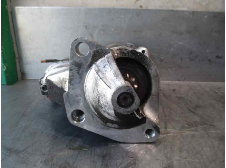 Replacement starter motor for Renault Master combi from '98 1.9 diesel OEM IAM reference 315522 D7R40 VALEO