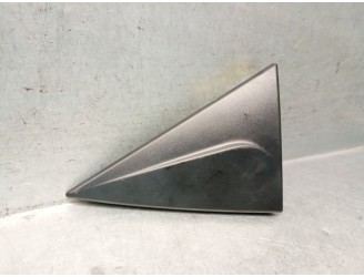 Recambio de molduras traseras para dacia sandero iii 1.0 tce 90 referencia OEM IAM 960328021R 960328021R 