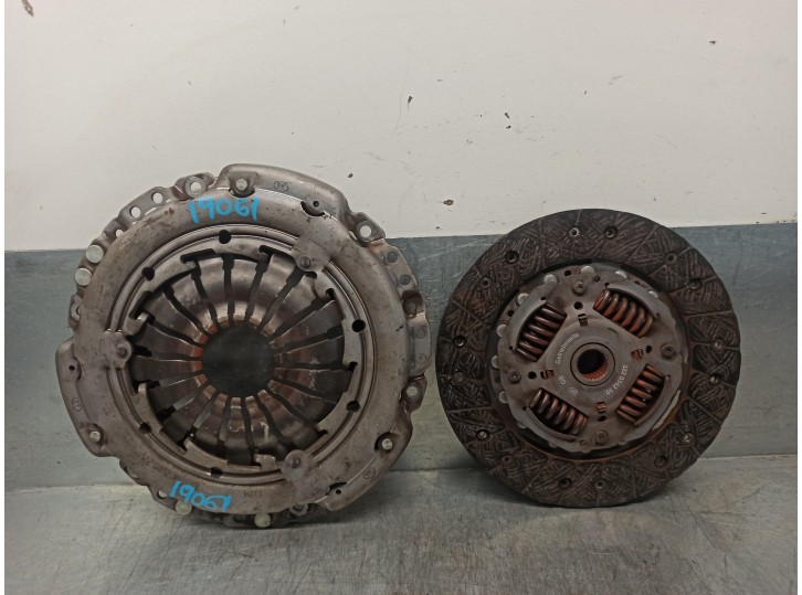 Recambio de kit embrague para renault scenic ii 1.5 dci diesel referencia OEM IAM 302058324R 122031210 LUK