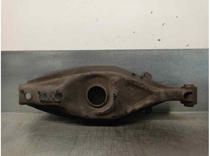 Recambio de brazo suspension inferior trasero derecho para ssangyong rodius 2.7 turbodiesel cat referencia OEM IAM 665926  