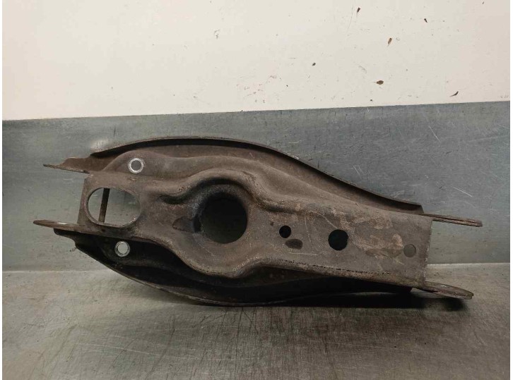 Replacement rear right lower suspension arm for BMW 1 Series Saloon (E81/E87) 2.0 16V OEM IAM reference 33326772899 