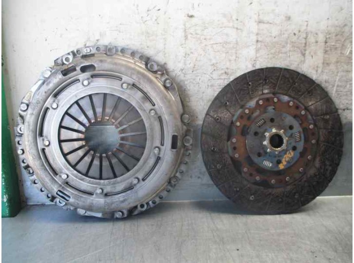 Replacement clutch kit for Chrysler Sebring Saloon 2.0 CRD CAT OEM IAM reference 1878003316 3082000609 SACHS