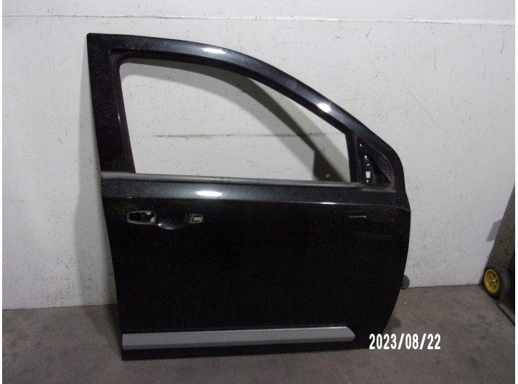 Recambio de puerta delantera derecha para jeep compass 2.0 crd cat referencia OEM IAM 5074944AB NEGRA 5 PUERTAS
