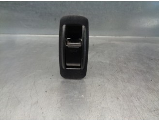 Replacement rear right window regulator switch for Toyota RAV 4 (A2) 2.0 16V CAT OEM IAM reference 