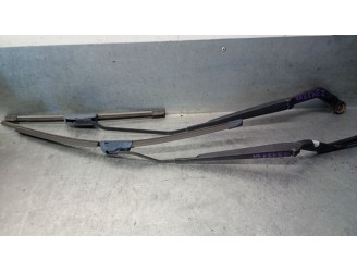 Recambio de brazo limpia delantero derecho para nissan almera ii hatchback (n16) 2.2 di referencia OEM IAM 28886BN000 28886BN000