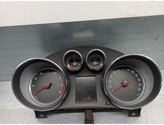 Recambio de cuadro instrumentos para opel insignia berlina 1.8 16v referencia OEM IAM 13333350 A2C53383402 VDO