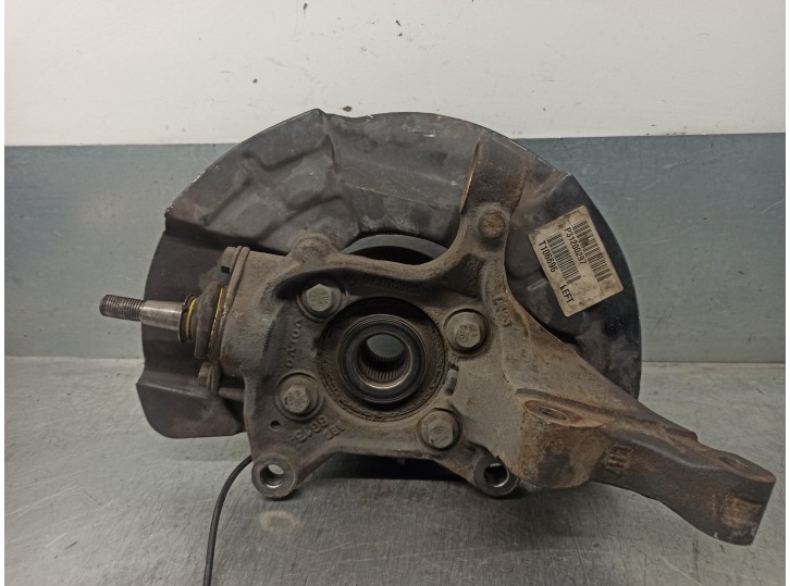 Recambio de mangueta delantera izquierda para volvo xc90 2.4 diesel cat referencia OEM IAM 08630770  