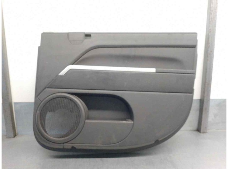 Recambio de guarnecido puerta delantera derecha para jeep compass 2.0 crd cat referencia OEM IAM 8113746 5 PUERTAS