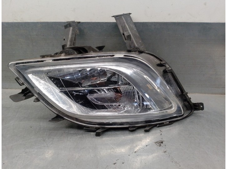 Replacement right fog light for Opel Astra J saloon 1.7 16V CDTi OEM IAM reference 13293619 5 DOORS