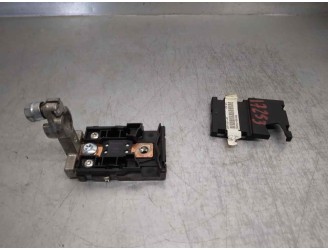 Recambio de caja reles / fusibles para land rover range rover sport 2.7 td v6 cat referencia OEM IAM 301047600 