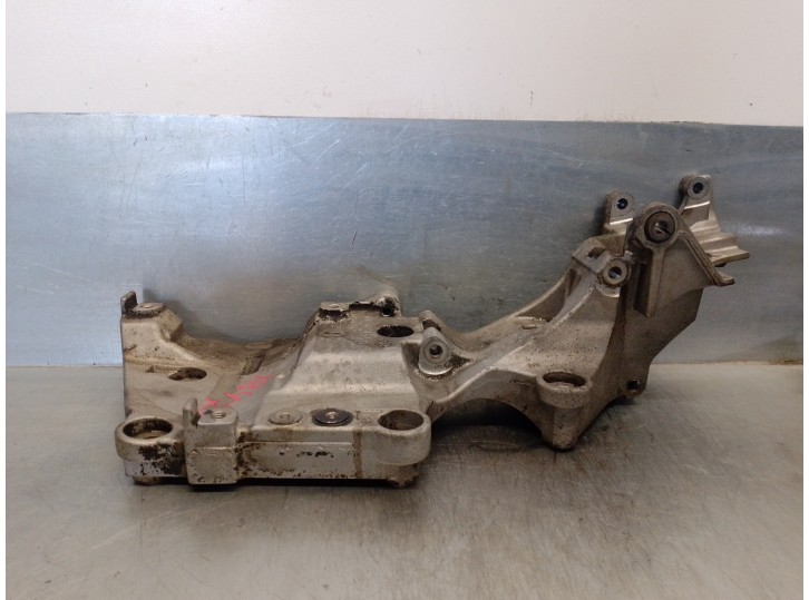 Recambio de soporte alternador para jeep compass 2.0 crd cat referencia OEM IAM 03G903143J 03G903143J 
