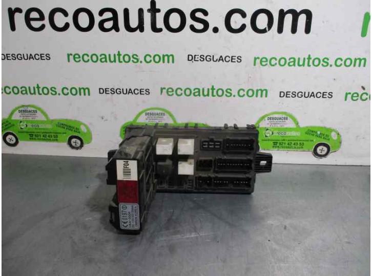 Replacement relay / fuse box for Hyundai Trajet (FO) 2.0 CRDi GLS OEM IAM reference 954003A200 