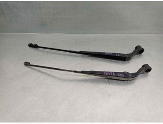 Recambio de brazo limpia delantero derecho para jeep compass 2.0 crd cat referencia OEM IAM 68002026AA 68002027AA 