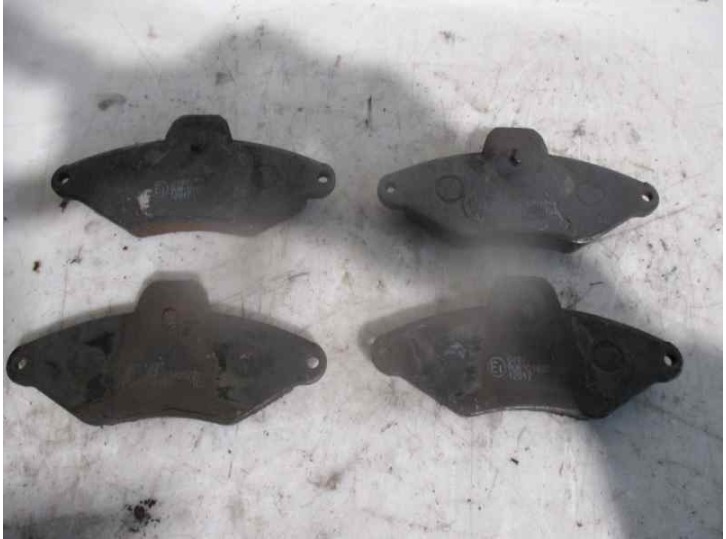 Replacement brake pads for Citroën Xantia Saloon 1.9 Turbodiesel OEM IAM reference 
