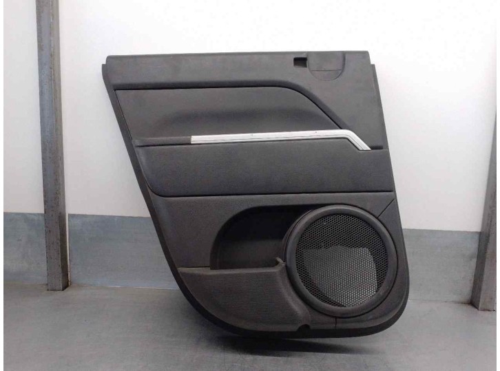 Recambio de guarnecido puerta trasera izquierda para jeep compass 2.0 crd cat referencia OEM IAM 8114750 5 PUERTAS