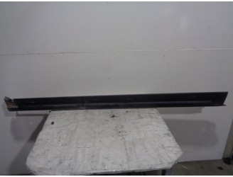 Recambio de faldon lateral para land rover range rover sport 2.7 td v6 cat referencia OEM IAM DGP500521PCL NEGRO TEXTURADO DEREC