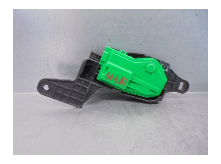 Recambio de motor tapa deposito combustible para kia sportage 1.7 crdi cat referencia OEM IAM 81550D7000 