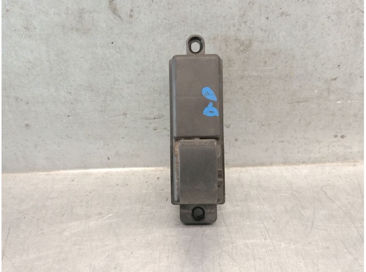 Recambio de mando elevalunas delantero derecho para mazda 2 (de_, dh_) 1.4 mzr-cd referencia OEM IAM D65166370  