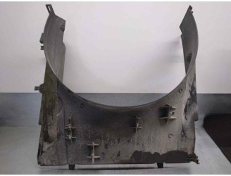 Recambio de calandra delantera de radiador para land rover range rover sport 2.7 td v6 cat referencia OEM IAM PGK500095 