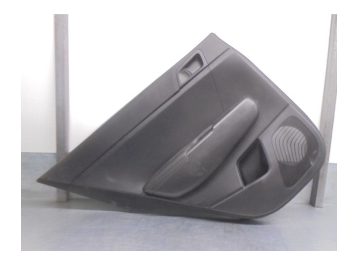 Recambio de guarnecido puerta trasera izquierda para kia sportage 1.7 crdi cat referencia OEM IAM 83307F1000 83351F1000 