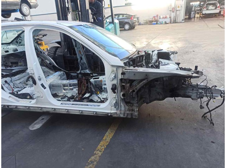 Recambio de punta chasis delantera para mercedes-benz clase e (w212) lim. 2.1 cdi cat referencia OEM IAM CORTE CARROCERIA 