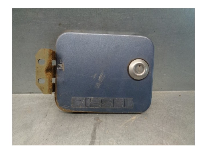 Recambio de tapa exterior combustible para mitsubishi montero (l040) 2.5 turbodiesel referencia OEM IAM   