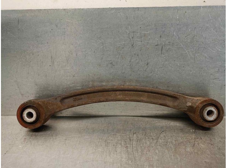 Recambio de brazo suspension superior trasero derecho para ssangyong rodius 2.7 turbodiesel cat referencia OEM IAM 665926  